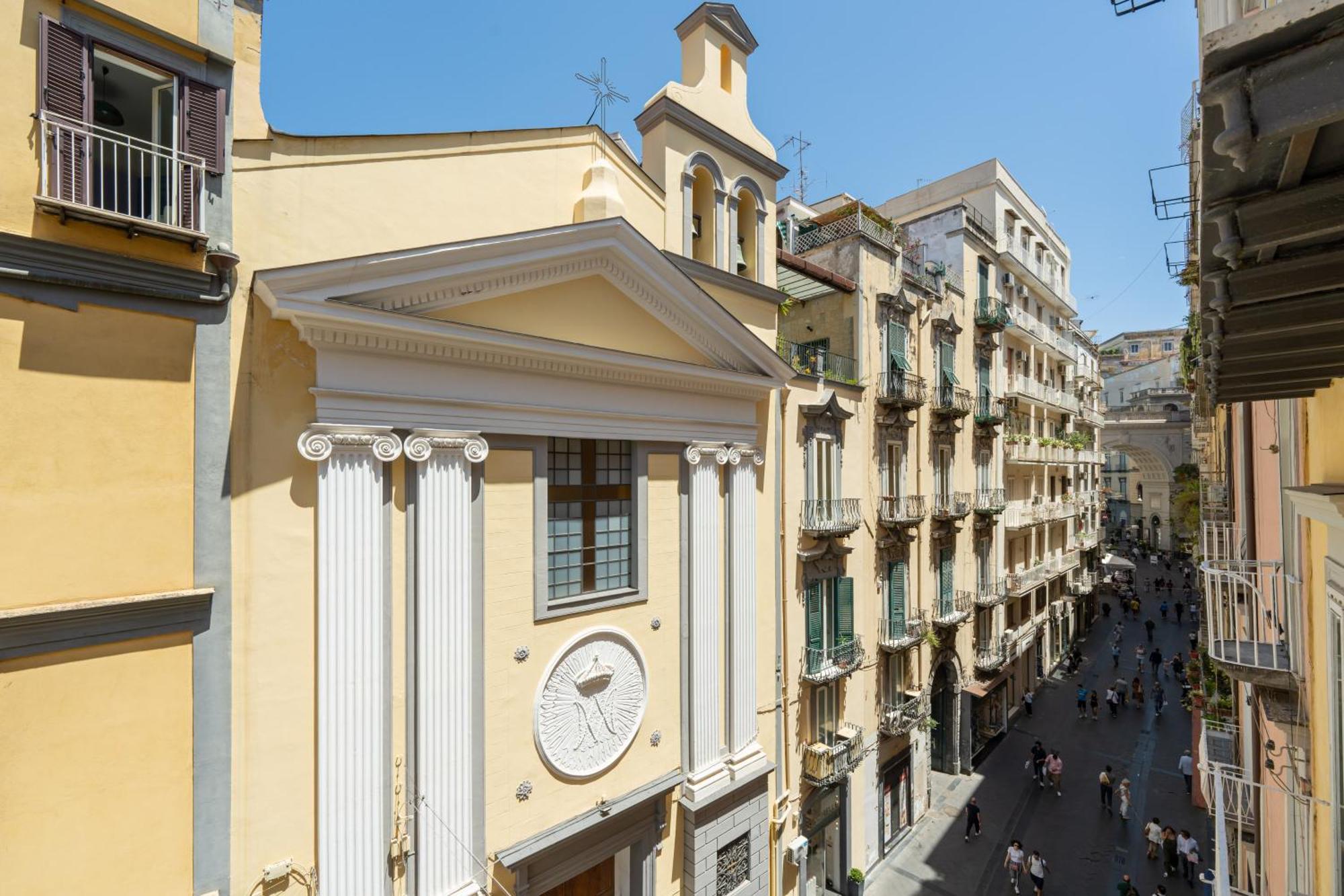 Aristocrat Chiaia Bridge Apartment Naples Exterior photo
